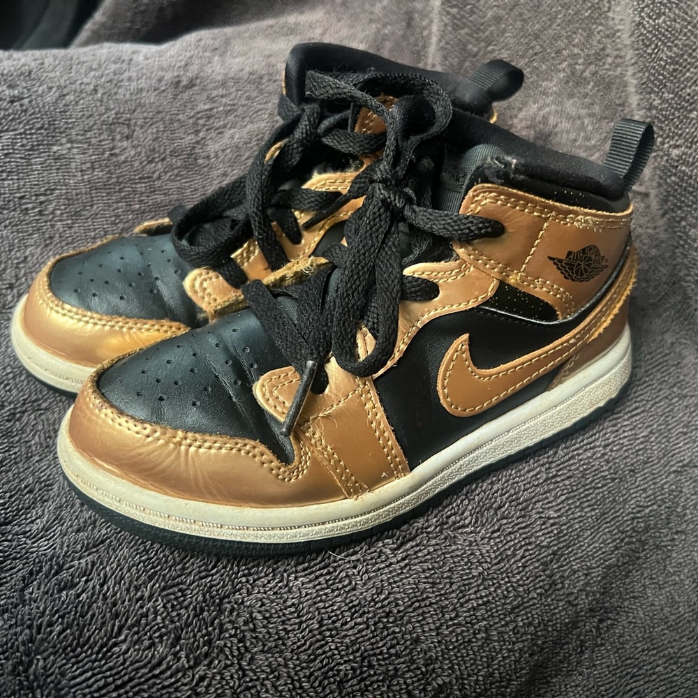 Jordan Kids Black and Metallic Gold High-Top Sneakers